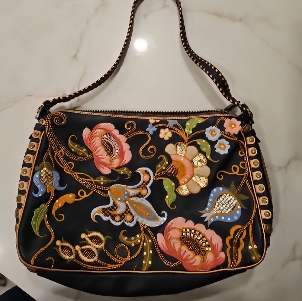 Isabella Fiore Artistic Black and Pink Shoulder Bag - Picture 7 of 7